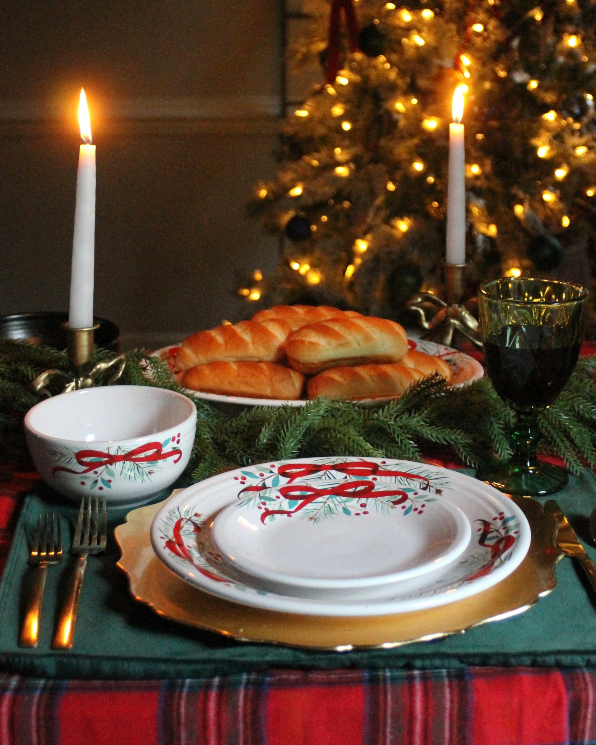 Fiesta Dinnerware - Holly Berry Christmas Garland Classic Bistro Coupe 3-Piece Place Setting, Service for 1 - Holly Berry Christmas Garland Classic Bistro Coupe 3-Piece Place Setting, Service for 1 - Image 2